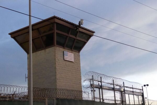 'Confinement is unbearable': migrants describe that they are carried out in Guantanamo