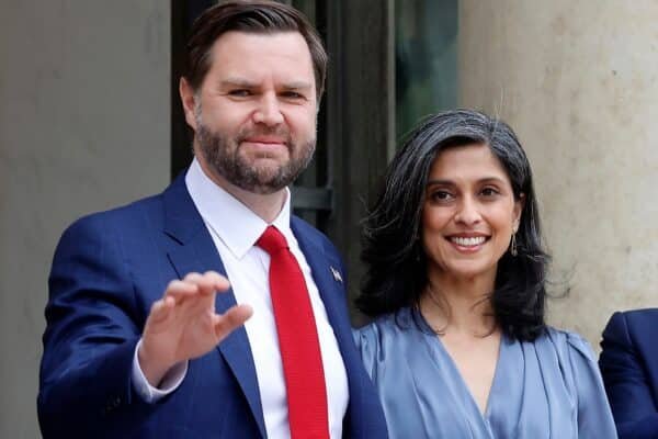 JD and Usha Vance, Mike Waltz will visit Greenlandia while Trump continues Takeover Talk