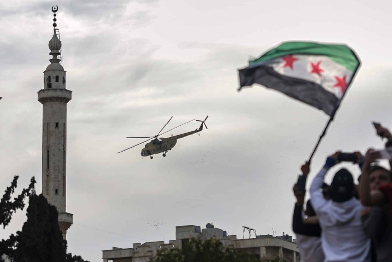 The United States embassy in Syria tells Americans to leave, warn about 'imminent potential attacks'