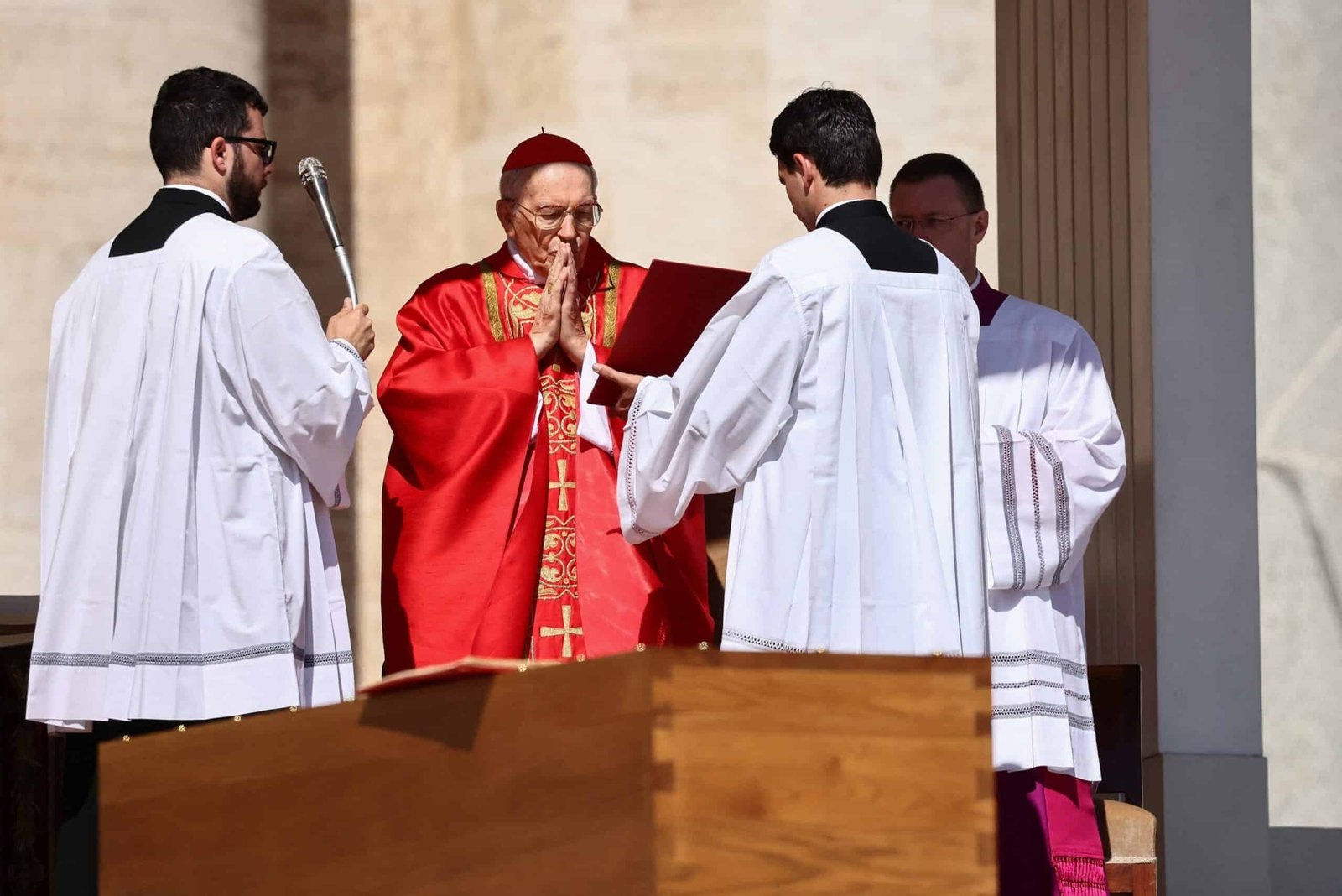 Pope Francis Funeral Updates: Funeral for Francisco begins in the city of the Vatican
