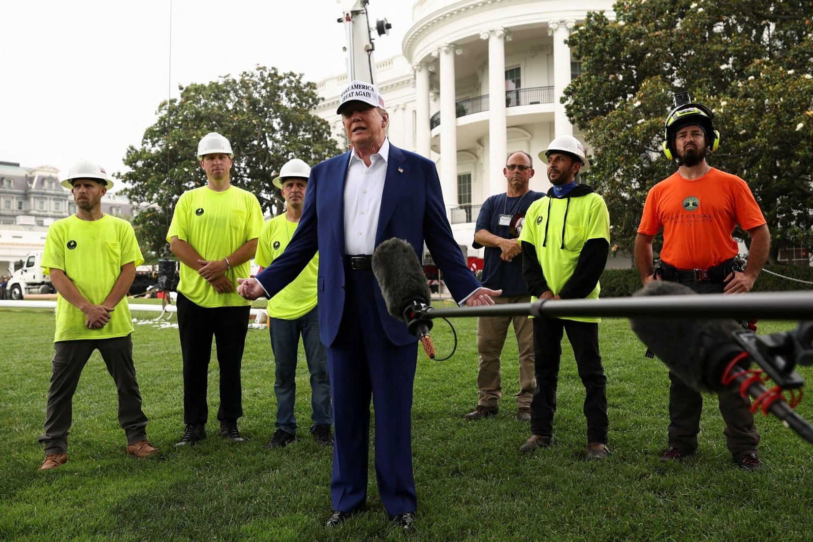 Photo: The new Asta spot is installed in the South Lawn in the White House