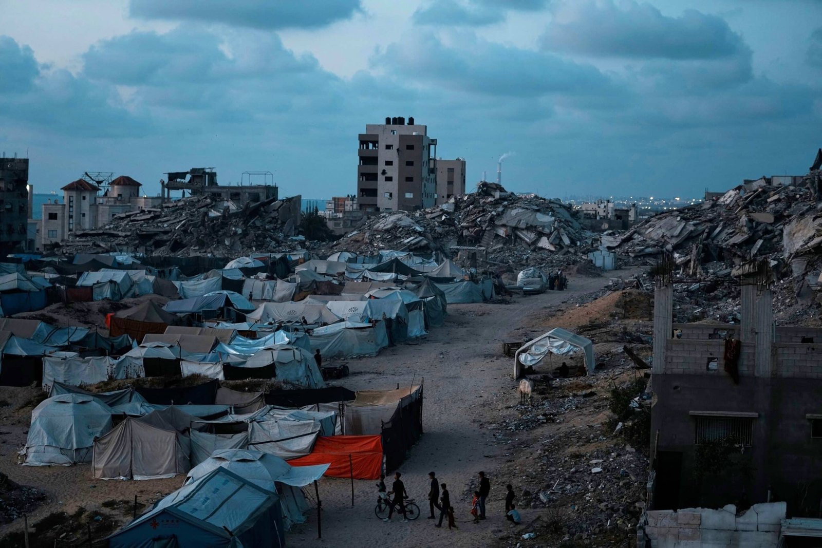 The new shooting near Gaza's help site kills 27 people, says the Ministry of Health