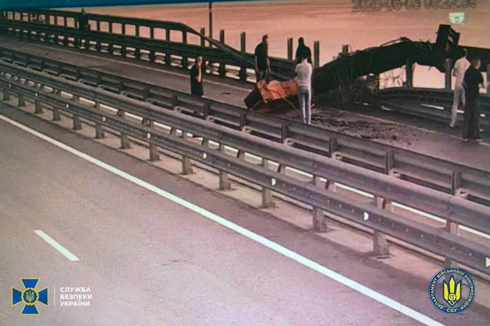 Ukraine claims a new underwater bomb attack to the Crimea de Russia bridge